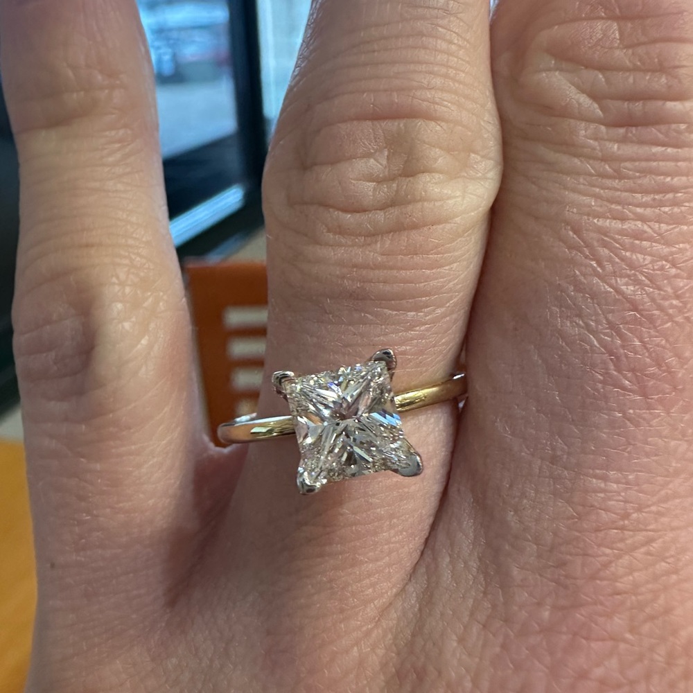 Princess cut engagement ring - Picture 5 of 5